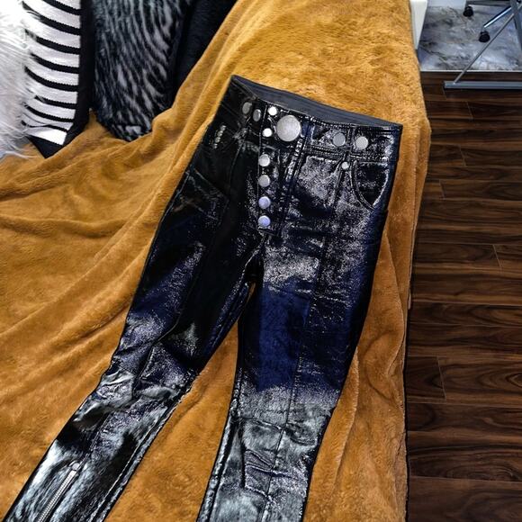 Alexander Wang Snap-Detailed Patent Leather Skinny Pants in Black - Picture 6 of 12